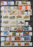 Szovjetunió több száz db bélyeg 12 lapos nagyméretű berakóban