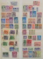 Magyar bélyegek a krajcárosoktól 24 lapos rendező berakóban másodpéldányokkal, vegyes anyag néhány j...