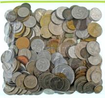 Vegyes, magyar és külföldi érmetétel mintegy ~1kg súlyban T:vegyes Mixed, Hungarian and foreign coin lot (~1kg) C:mixed