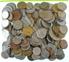 Vegyes, magyar és külföldi érmetétel mintegy ~1kg súlyban T:vegyes Mixed, Hungarian and foreign coin lot (~1kg) C:mixed
