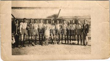 "Morvay" futballcsapat, focisták / Hungarian football team, football players. photo (vágott / cut)