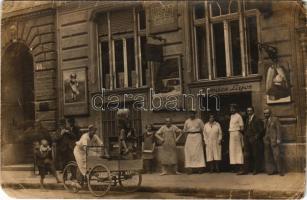 Budapest VIII. Kovács Lajos sütödéje, tricikli, teherbicikli. József utca 29. photo (EM)