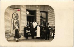 Budapest XV. Rákospalota, Szeniczei Kálmán és Károly hentes és mészáros üzlete. Zápolya utca 63. photo