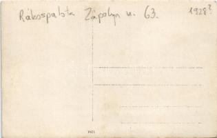 Budapest XV. Rákospalota, Szeniczei Kálmán és Károly hentes és mészáros üzlete. Zápolya utca 63. pho...