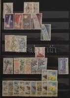 Csehszlovákia gyűjtemény + tétel a kezdetektől előnyomott albumban, 2 nagy berakóban + blokkberakóba...