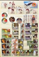 Románia tartalmas gyűjtemény a klasszikusoktól több jó kiadással 1960-ig albumban, továbbá későbbi időszakos gyűjtemények 3 berakóban és 1 blokkberakóban, sok modernnel