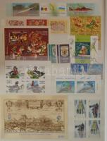 Nagyrészt postatiszta és tengerentúli tétel nagyon sok motívummal, rengeteg új bélyeggel 8 db A/4 be...