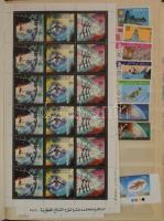 Nagyrészt postatiszta és tengerentúli tétel nagyon sok motívummal, rengeteg új bélyeggel 8 db A/4 be...