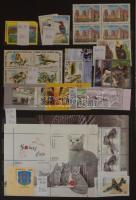 Nagyrészt postatiszta és tengerentúli tétel nagyon sok motívummal, rengeteg új bélyeggel 8 db A/4 be...
