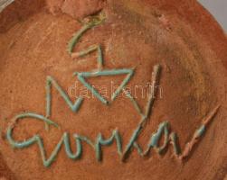 Gorka Géza (1894-1971): Váza, vállánál hólyagos díszítéssel. Korongozott és kézzel mintázott cserép....