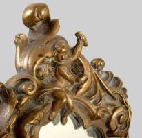 Gazdagon díszített puttó alakos asztali tükör. cca 19. sz. vége, bronz, m: 28 cm