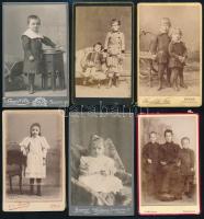 10 db gyerekeket ábrázoló vizitkártya, különféle magyar és külföldi műtermekből (közte Goszleth István, ill. Waitzner Arnold, Bp.; Skopáll J. özvegye, Mosonmagyaróvár; stb.), vegyes állapotban