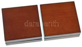 2db magasfényű, fahatású éremtartó tok újszerű állapotban, 45mm-es férőhellyel