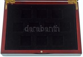 1db mahagóni éremtartó tok használt, jó állapotban, 10db férőhellyel, 34x34mm (négyszögletes "quadrum" kapszulához), külső méretek: 280x180x52mm