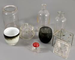Doboznyi üveg tétel, mécsestartó, gyógyszeres üveg, sószóró, cukorkínáló.