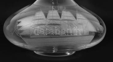 Italos készlet 6 pohárral, köszörült hajómintával díszítve. Jelzés nélkül, hibátlan, m: 9-26 cm