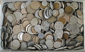 Vegyes csehszlovák és lengyel érme tétel ~4,55kg súlyban T:vegyes Mixed czechoslovakian and polish coin lot in ~4,55kg net weight C:mixed