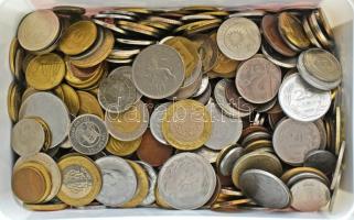 Vegyes ~2kg-os külföldi érme tétel T:vegyes Mixed foreign coin lot in ~2kg net weight C:mixed