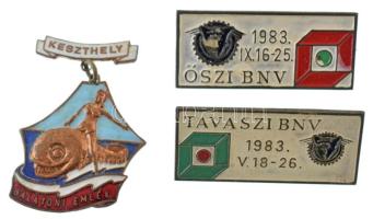 1983. "1983. IX.16-25. ŐSZI BNV" (Budapesti Nemzetközi Vásár) festett bronz jelvény (15x35mm) + 1983. "TAVASZI BNV 1983.V.18-26." festett bronz jelvény (15x35mm) + DN "Balatoni Emlék" zománcozott bronz lemezjelvény, "Keszthely" függelékkel (~26x33mm) T:VF