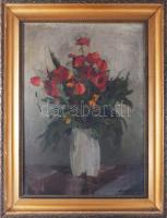 Szegvári Károly (1920-2002): Csendélet, 1957 körül. Olaj, vászon, jelezve jobbra lent, hátoldalán címkén feliratozott. Javított. Dekoratív, kissé sérült fakeretben, 70x50 cm