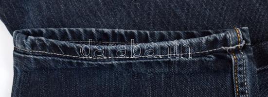 Emporio Armani férfi farmernadrág, 33-as méret, jó állapotban