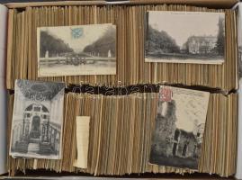 FRANCIAORSZÁG - Kb. 2400 db főleg RÉGI város képeslap dobozban, vegyes minőségben / FRANCE - Cca. 2400 mainly pre-1945 French town postcards in a box, in mixed quality