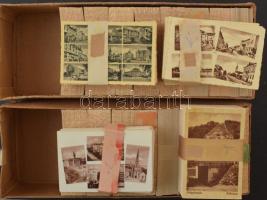 Kb. 1900 db főleg RÉGI Weinstock Ernő város képeslap a történelmi Magyarország területéről 2 eredeti Weinstock-dobozban, vegyes minőségben. - 20 különböző képeslap 100 darabos csomagokban / Cca. 1900 mainly pre-1945 town postcards from the Kingdom of Hungary, in 2 original Weinstock boxes, in mixed quality - 20 different postcards in packs of 100