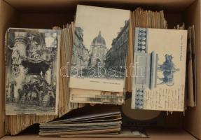 BELGIUM - Kb. 1000 db RÉGI belga város képeslap egy dobozban / BELGIUM - Cca. 1000 pre-1945 town-view postcards in a box