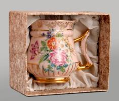 Karsbad cseh porcelán kiöntő. Kézzel festett, jelzett, hibátlan, díszdobozzal 9 cm