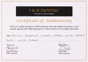 Szoboszlai Dominik labdarúgó autográf aláírásával ellátott Liverpool FC fém tábla, bekeretezve, cert...