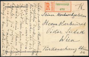 1933 Károlyi József gróf 1933 januárjában - német nyelven - Bécsbe írt képeslapja Viktor Siedek osztrák építésznek.   Károlyi József gróf (1884?1934): jogász, földbirtokos, országgyűlési képviselő, IV. Károly halála (1922) után a magyar legitimisták politikai vezére, a Magyar Férfiak Szentkorona Szövetségének alapítója (1926) és egyik vezetője, Károlyi Mihály féltestvére. Az utolsó Wekerle-kormány Fejér vármegye főispánjává nevezte ki 1917 júliusától, miután azonban kitört az őszirózsás forradalom, 1918 novemberében lemondott tisztségéről, és az ő indítványának köszönhetően Fejér vármegye törvényhatósági közgyűlése 1919 februárjában bizalmatlanságot szavazott féltestvére, Károlyi Mihály kormányának. Ez volt tulajdonképpen az első ellenforradalmi megmozdulás. A Tanácsköztársaság bukása után ismét Fejér vármegye főispánja lett, de miután második visszatérési kísérlete után őrizetbe vették IV. Károlyt, tiltakozásul 1921. október 23-án lemondott tisztségéről. 1922 februárjában követte a száműzött királyi családot Madeirára, ott volt az 1922. április 1-jén elhunyt uralkodó halálos ágyánál is. 1934. szeptember 10-én bekövetkezett halála előtt Károlyi József már évek óta betegeskedett, a képeslapot 1933. január 1-jén írta (a szöveg végén olvasható: Jozef Karolyi), és 3-án adták fel Fehérvárcsurgón. A képeslapon (részben) látható fehérvárcsurgói kastély 1844?1851-ben épült Károlyi György megbízásából, 1888-ban Károlyi Gyula, majd fia, József lett a tulajdonosa. ?Nevéhez fűződik az épület díszudvar felőli homlokzatának 1910 körüli eklektikus, barokk átalakítása.? Viktor Siedek (1856?1937): osztrák építész. Magyar főúri családoktól is kapott megbízást, ő tervezte például a nagymágocsi Károlyi-kastélyt (1896?1897, megbízó: gróf Károlyi Imre), a dobozi Szent Kereszt kápolnát és Wenckheim-kriptát (1897?1902, megbízó: gróf Wenckheim Frigyes), a csorvási-nagymajori Wenckheim-kastélyt (1924?1928, megbízó: gróf Wenckheim Sándor) vagy a pósteleki Széchényi-Wenckheim-kastélyt (1906?1909, megbízó: gróf Széchényi Antalné Wenckheim Krisztina). Sokszor vadászott Békés megyében, a Wenckheimek Doboz környéki erdeiben. Károlyi József vélhetően felesége, Wenckheim Margit révén került kapcsolatba vele.  1933 Postcard written in German by Count József Károlyi to Austrian architect Viktor Siedek in Vienna in January 1933.