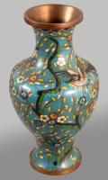 cca 1900 Kínai cloisonne díszítéses váza, horpadással, m: 23,5 cm