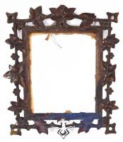 Faragott fa keret levél mintákkal. Sérülésekkel Belső méret. 23x27 cm