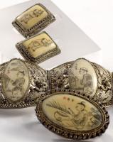 Kínai filigrán ezüstözött réz ékszer szett, karkötő, fülbevaló pár, bross