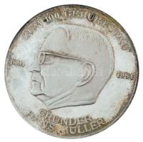 Német Szövetségi Köztársaság 1984. "Születésének 100. évfordulója alkalmából 1884-1984 - Alapító Hans Müller / Telefonkönyv-kiadói együttműködés Hans Müller - Nürnberg - 1950 óta" kétoldalas, peremén jelzett Ag emlékérem, eredeti tokban (14,71g/0.999/30mm) T:XF (eredetileg PP), patina FRG 1984. "ZUM 100. GEBURTSTAG - 1884 1984 - GRÜNDER HANS MÜLLER / FERNSPRECHBUCH-VERLAG HANS MÜLLER KG NÜRNBERG SEIT 1950" two-sided Ag commemorative medallion, hallmarked at the edge, in original case (14,71g/0.999/30mm) C:XF (originally PP), patina