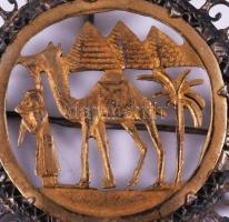 Egyiptomi mintás ezüst (Ag) bross, d: 4,5 cm, jelzett, nettó 14,4g