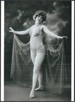 cca 1929 Demeter Károly (1892-1983) budapesti fényképész és fotóművész aktfotó gyűjteményéből 3 db m...