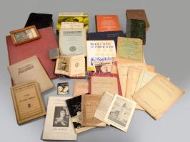 Egy banánosládányi történelmi és zenei témájú könyv, különlenyomat, nyomtatvány a XIX. sz végétől, benne töredékek is.