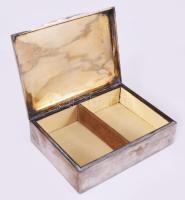 Ezüst (Ag) cigarettás doboz, pótolt belső résszel, jelzett, 11x15 cm, bruttó 425g