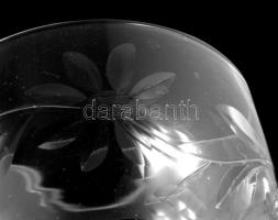 10 darabos ólomkristály talpas italos készlet, köszörült mintával, hibátlan, m: 11,5 cm