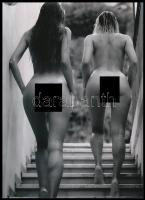 cca 1979 "A lépcsőzés karcsúsít!", szolidan erotikus felvétel, 1 db modern nagyítás, jelzés nélkül, 21x15 cm