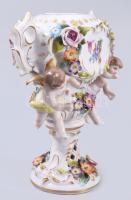 cca 1900 Capodimonte vagy annak stílusában: Puttó alakos váza. Jelzett, restaurált, sérüléssel, fedé...