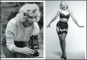 cca 1960 előtt készült felvételek Marilyn Monroe (korábban Norma Jeane) (1926-1962) amerikai színésznőről és fotómodellről, 2 db modern nagyítás, jelzés nélkül, 21x15 cm