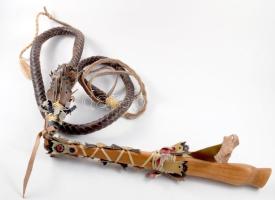 Karikás ostor. Bőr, fa. 37 cm