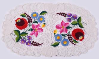 Kalocsai Richelieu hímzéses terítő, 40x23 cm