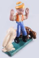 Komlós. A nyúl viszi a puskát. Vadász a kutyával. Mázas kerámia. Jelzett, hibátlan 28x27 cm /// Koml...