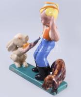 Komlós. A nyúl viszi a puskát. Vadász a kutyával. Mázas kerámia. Jelzett, hibátlan 28x27 cm /// Koml...