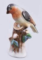 Herendi fatörzsön ülő madár. Jelzett, kézzel festett, hibátlan, m: 10,5 cm