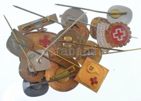 DN (~1970-1980) 14xklf véradással kapcsolatos magyar jelvény / kitűző, mind különböző! T:AU-VF