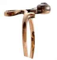 cca 1900-1920 Arany (Au) gyűrű, 14k, ezüst (Ag) foglalatban cca 0,15ct gyémánt berakással, m:53, jel...